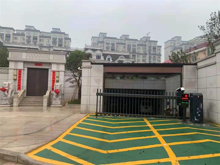 江西抚州豪景别墅区-车牌识别系统、空降闸